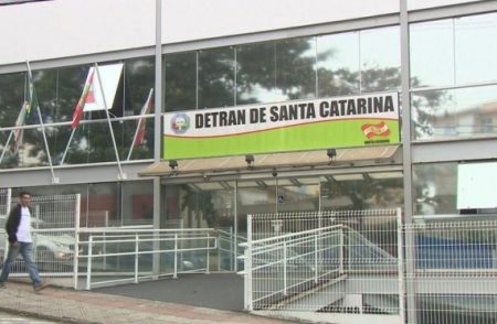 Detran de Santa Catarina atenderá sem agendamento