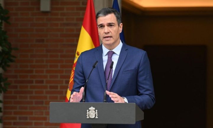 Premiê da Espanha dissolve o Parlamento após derrota nas eleições