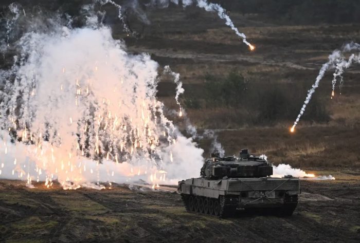 Alemanha anuncia mais 2,7 bilhões de euros em ajuda militar para a Ucrânia