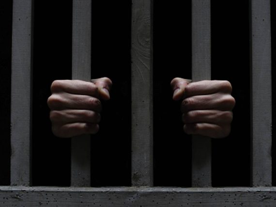 Homem é condenado em SC após utilizar machadinha para extorquir mãe e irmã