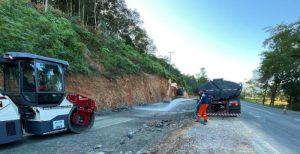 DNIT segue com obras emergenciais na BR-470/SC em Rodeio