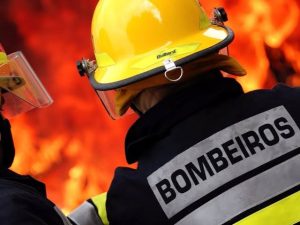 Mulher tem casa incendiada por ex-marido após discussão em Lontras