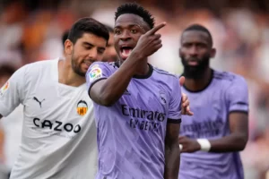 Vinicius Júnior é alvo de racismo durante jogo na Espanha