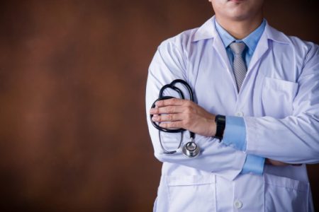 Novo Mais Médicos não exigirá a revalidação do diploma