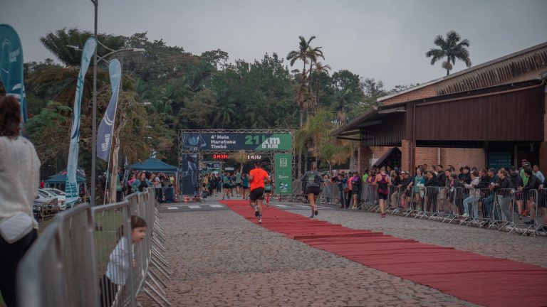 Meia Maratona de Timbó recebe cerca de 900 pessoas na 4ª edição