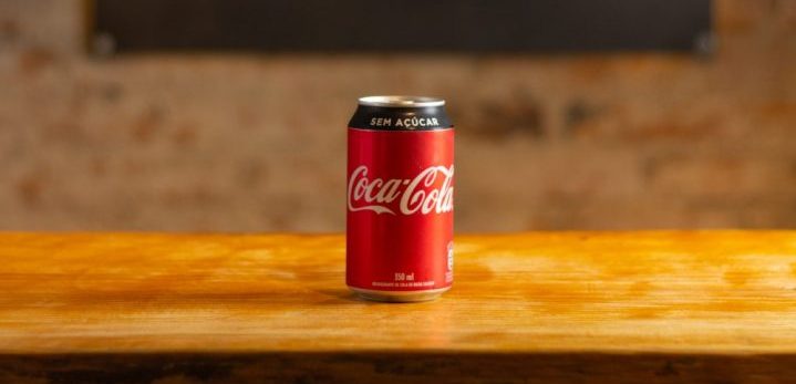 Adoçante usado na Coca Zero tem potencial cancerígeno, segundo a OMS