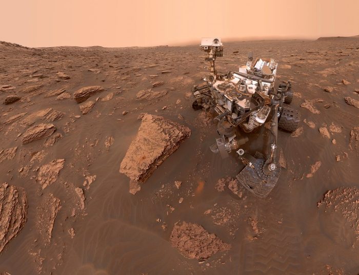 Paisagem marciana mostra manhã e tarde ao mesmo tempo em nova foto pela NASA 