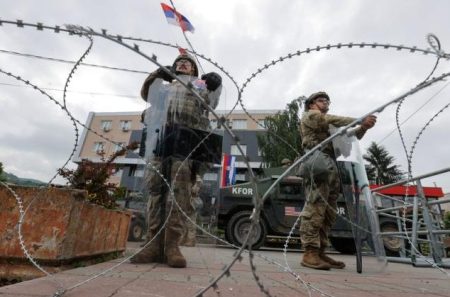 Europa rachada: Sérvia e Kosovo estão em pé de guerra e OTAN intervém com soldados