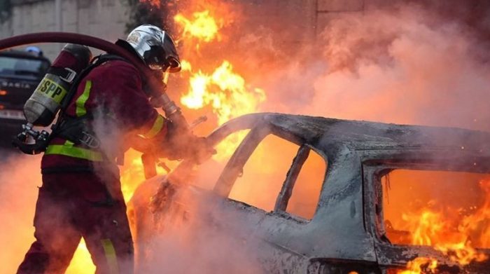 França: Polícia mata jovem com tiro à queima-roupa e provoca protestos violentos