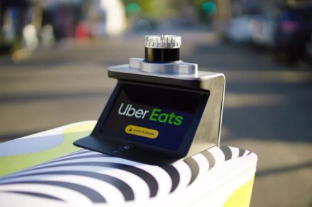 Uber Eats lançará até 2 mil robôs para entregas nos EUA