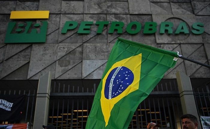 Petrobras anuncia redução no preço da gasolina e gás de cozinha para amanhã (01/07)