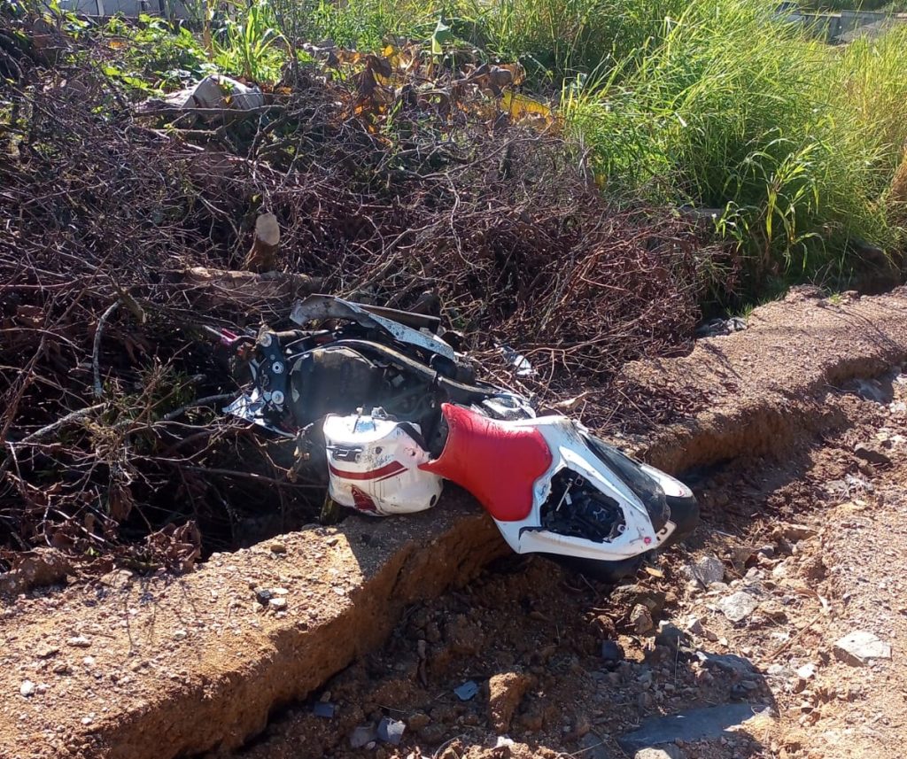 Motociclista fica ferido em grave acidente com carro na BR-470, em Indaial