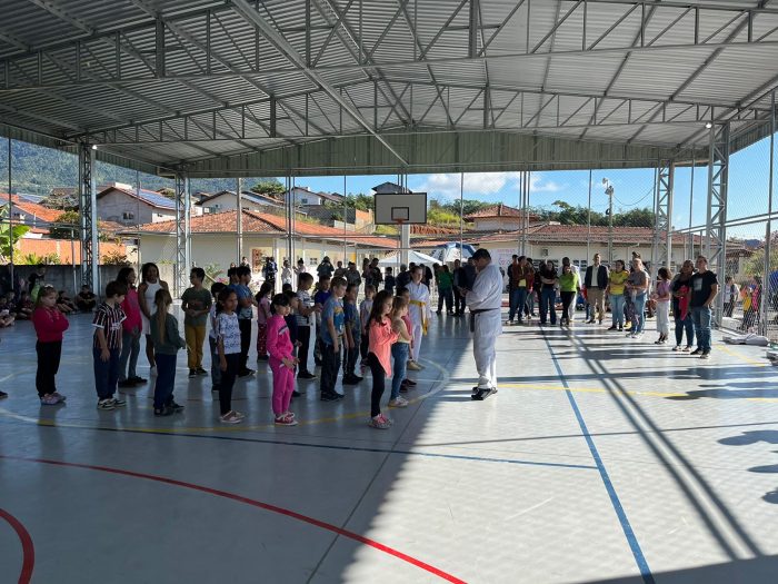 Quadra Comunitária “Terezinha Aparecida Mattos Soares” é inaugurada em Indaial