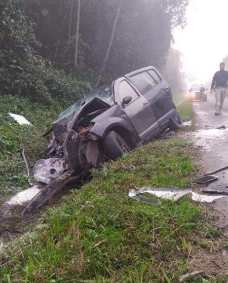 Acidente na BR-470 em Pouso Redondo deixa três pessoas gravemente feridas
