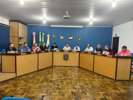 Câmara Municipal de Apiúna discute projetos e esclarece cobrança de IPTU