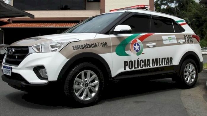 Homem furta carro em Indaial, foge e é preso em outro município