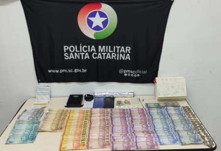 Operação policial prende suspeitos por tráfico de drogas em Gaspar Mirim