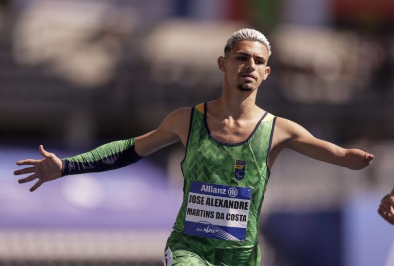 Atleta paralímpico de Blumenau conquista medalha no Mundial de Atletismo Paralímpico