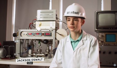 Jovem de 12 anos constrói fusor nuclear em casa e entra para o Guinness
