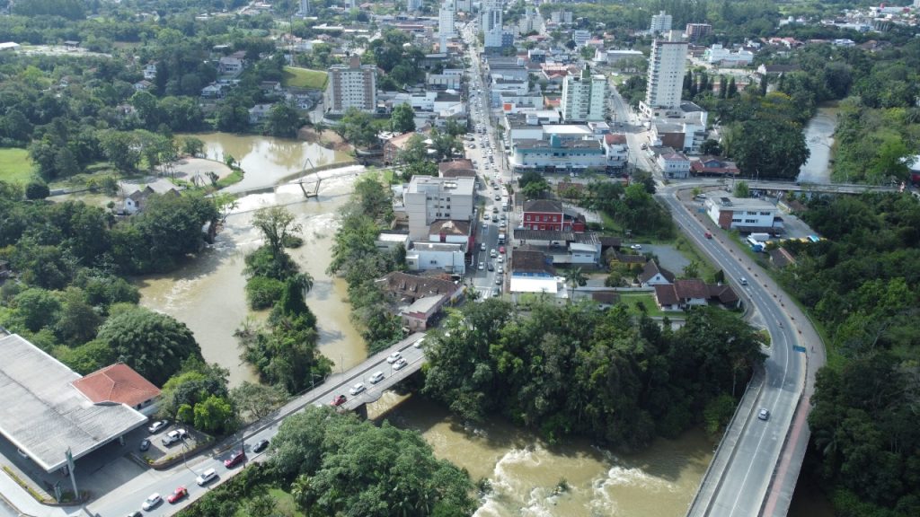 Ponte Frederico Donner, em Timbó, fica interditada no domingo 