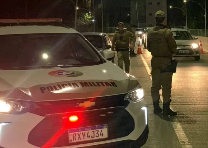 Polícia Militar de Timbó realiza barreiras com testes de alcoolemia durante o final de semana