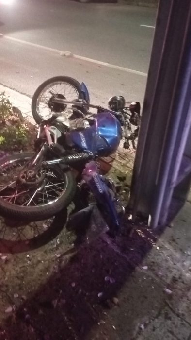 Motociclista fica gravemente ferido após colidir com carro em Timbó
