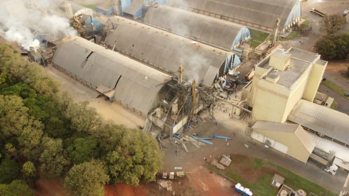 Explosão em silo de grãos no Paraná deixa 2 mortos e 9 desaparecidos