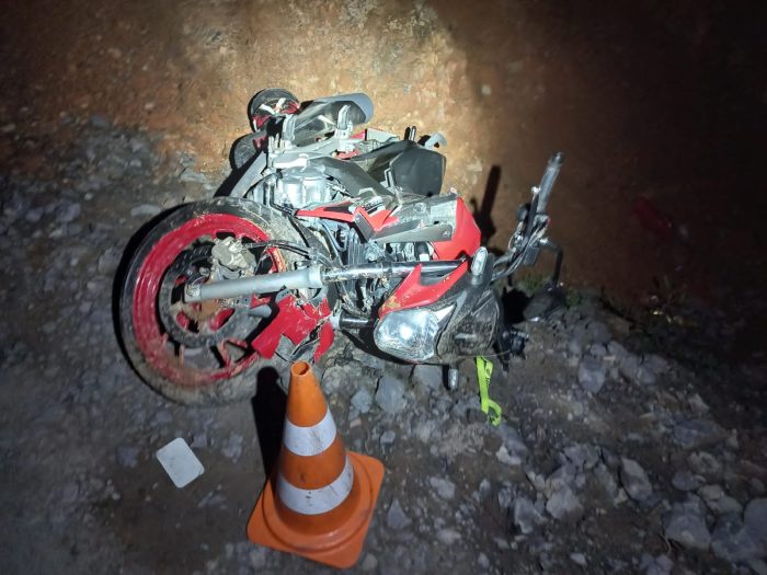 Motociclista morre após colidir contra barranco em Doutor Pedrinho