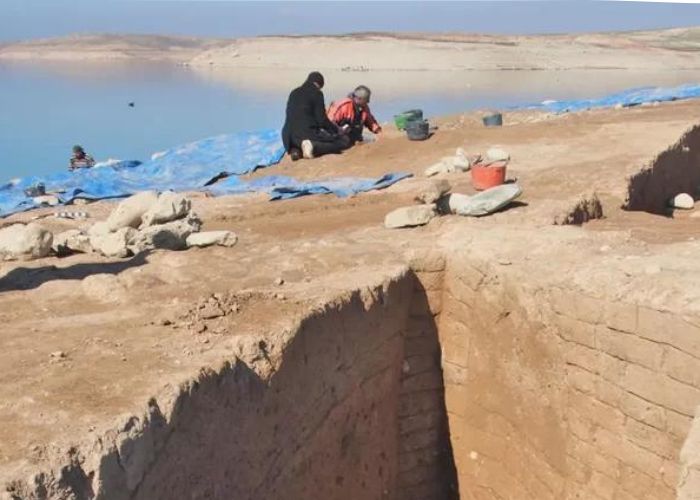 Ruínas de cidade submersa foram reveladas devido à grave seca no Iraque