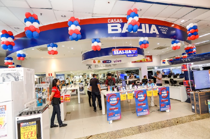 Casas Bahia pode fechar 100 lojas e demitir 6 mil funcionários até o fim de 2023