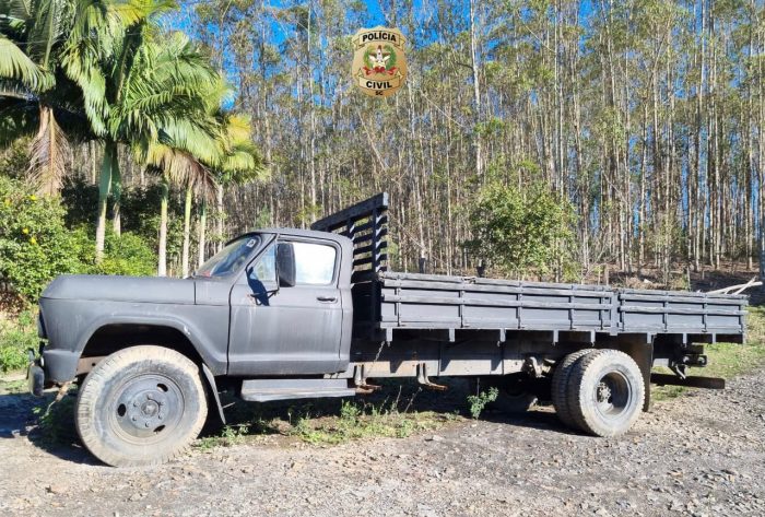Caminhão obtido por golpe do falso comprovante de PIX é recuperado pela Polícia Civil de SC