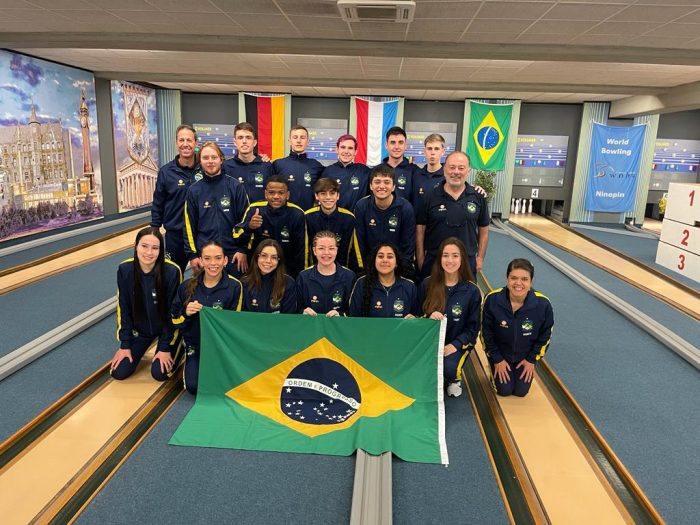 Atletas de Indaial garantem o vice-campeonato do 14° Mundial da Juventude de Bolão com a Seleção Brasileira