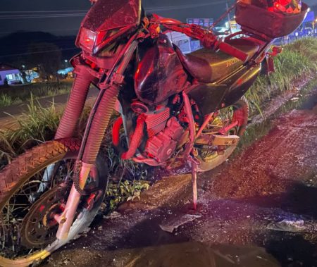Atropelamento na BR-470 deixa pedestre morto e motociclista com ferimentos graves 