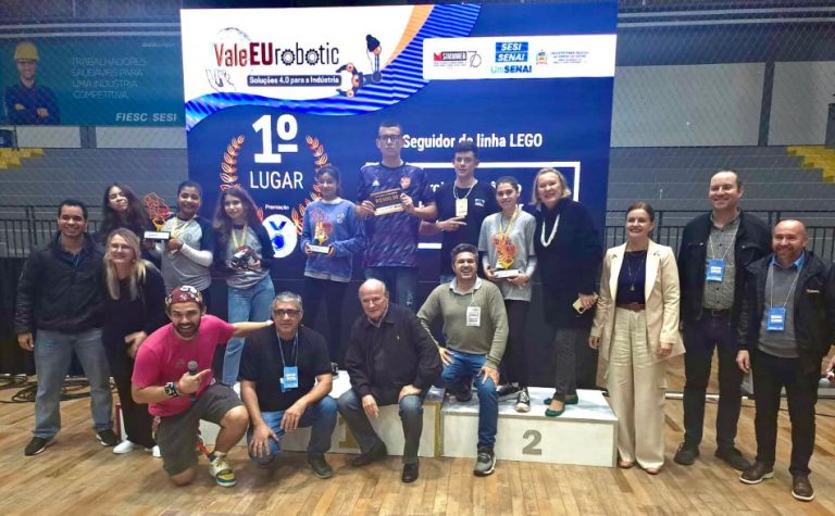 Escola Lauro Muller de Blumenau conquista o título de campeã no Desafio ValeEUrobotic 2023 pelo segundo ano consecutivo