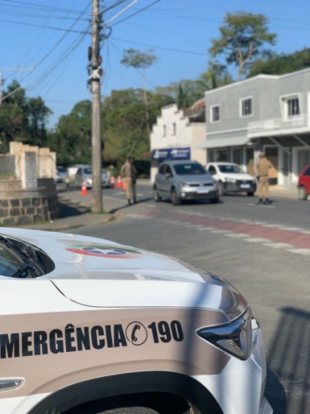 198 notificações emitidas: PM Timbó reforça vigilância nas ruas com resultados significativos