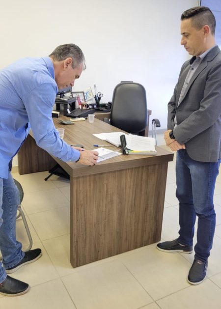Alfroh Postai é empossado vereador na Câmara Municipal de Timbó