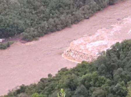 Tempestade intensa deixa 4 mortos e mais de 200 desalojados no Rio Grande do Sul