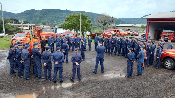 Solidariedade: Santa Catarina envia equipes do CBMSC para ajudar nos resgates no RS