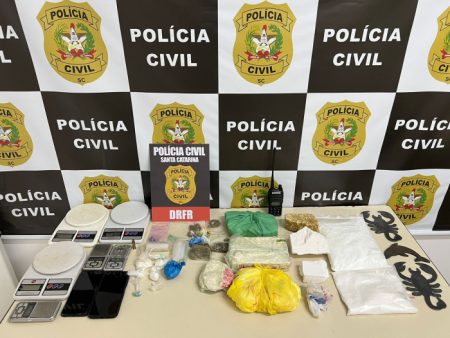 Polícia Civil de Blumenau prende 3 homens em flagrante por tráfico de drogas