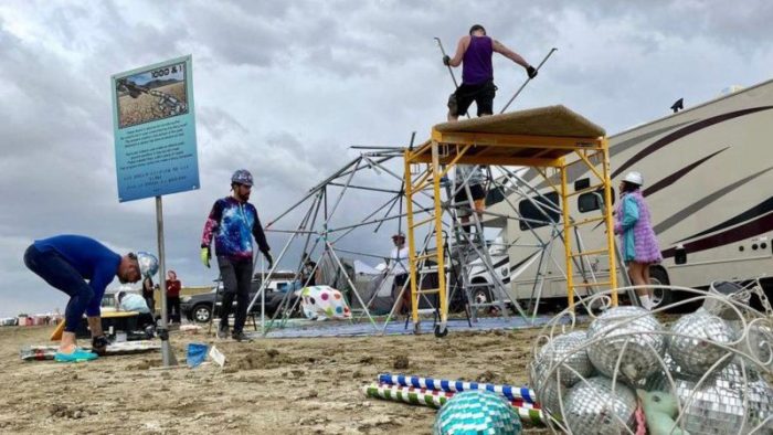 Burning Man: Festival é interrompido pelas chuvas e mais de 70 mil ficam ilhados