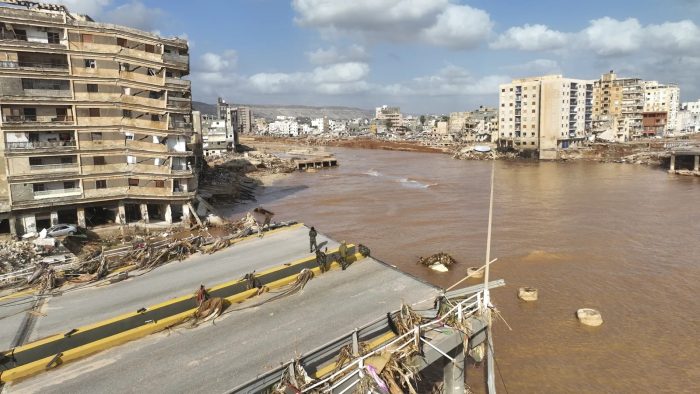 Após enchente na Líbia, milhares de corpos são encontrados e mais de 10 mil estão desaparecidos 