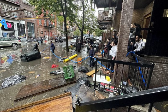 Nova York declara estado de emergência após chuvas históricas causarem enchentes na cidade; veja imagens