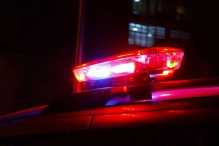 Homem de 44 anos sofre mal súbito, bate o carro contra portão e morre em Blumenau