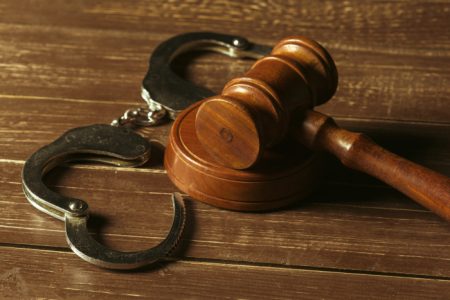 Homem é condenado pelo TJSC a mais de 14 anos de prisão por estupro e armazenamento de material pornográfico de adolescente