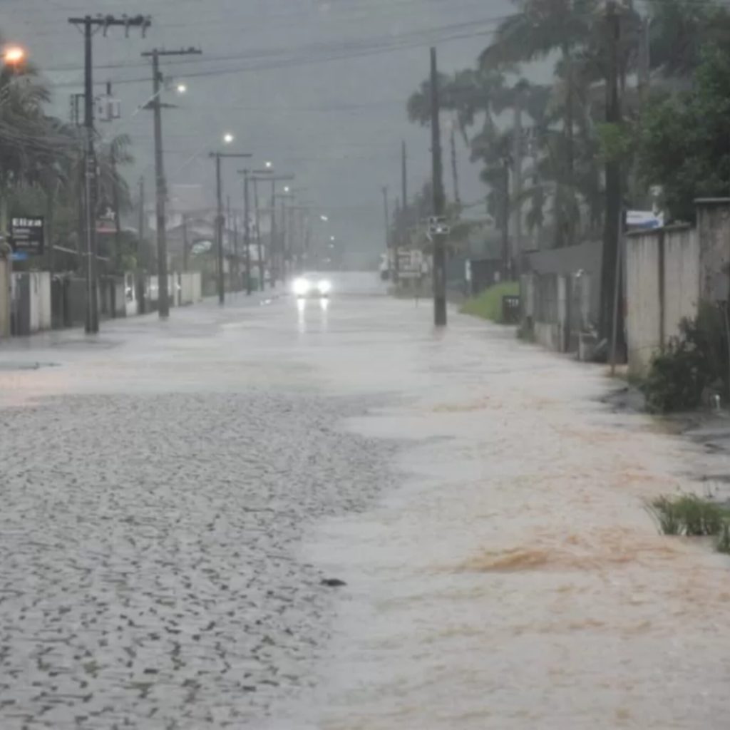 Ascurra: equipes municipais entram em ação para enfrentar as chuvas e apoiar famílias afetadas