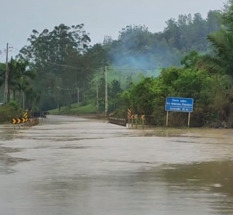 Passagem na SC-114 de Taió a Salete é impedida após nível de rio voltar a subir