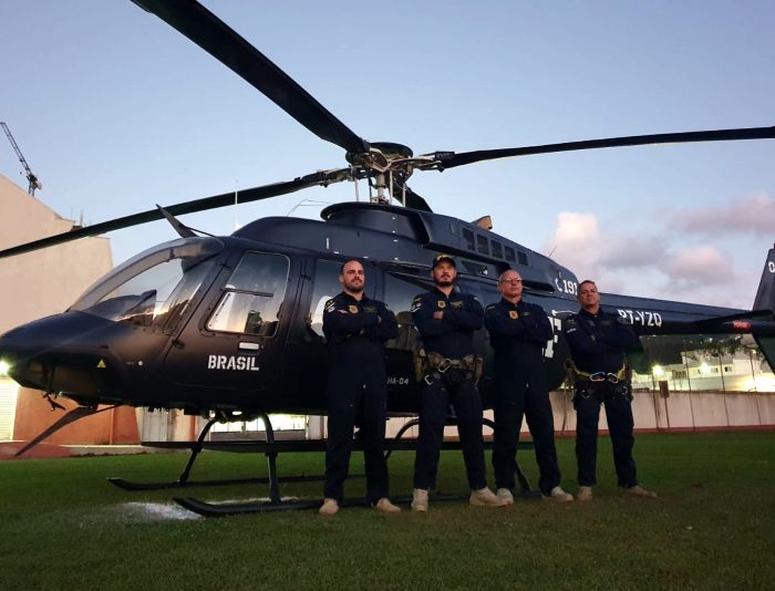 Ajuda da PRF chega de helicóptero para os atingidos pelas chuvas no Alto Vale