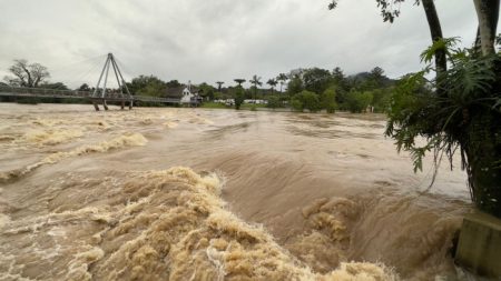 Timbó tem risco muito alto de deslizamentos com nível do rio de 7,45