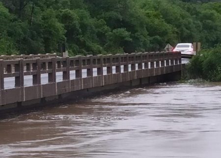 Ponte sobre o rio Canoinhas na BR-280 é interditada pelo DNIT