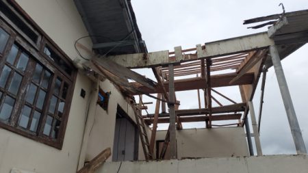 Trabalhador morre após sofrer queda de 6 metros de altura em Blumenau